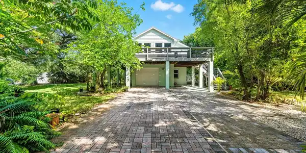 1398 SW Palm City