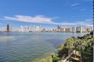 4000 Island Blvd Unit 805