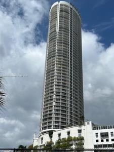1750 N Bayshore Dr