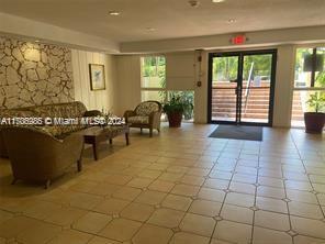 1205 Mariposa Ave