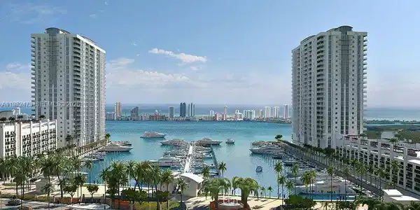 17211 Biscayne Blvd - Slip 078