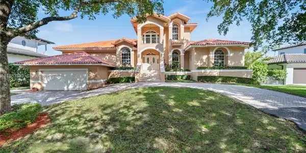 1511 Agua Ave