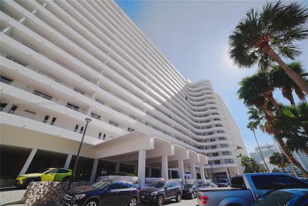 5555 Collins Ave