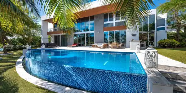 400 Tamarind Dr