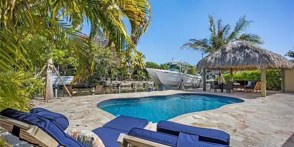 1700 Yellowtail Dr