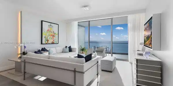 10203 Collins Ave