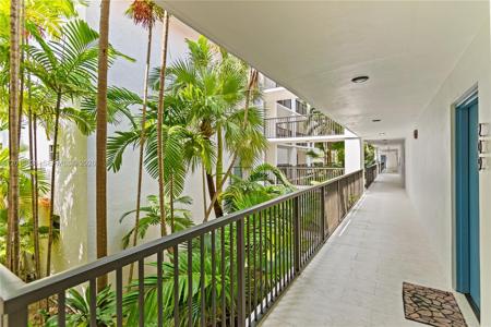 101 Ocean Lane Dr