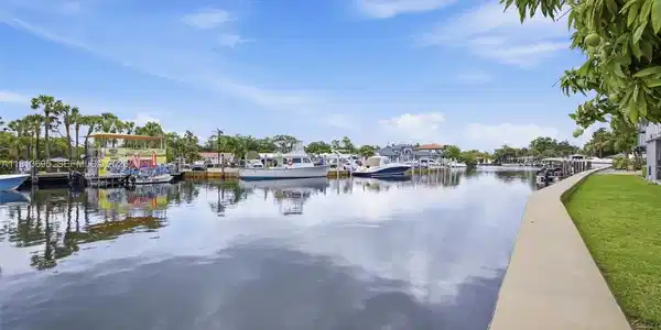 13105 NE Ixora Ct