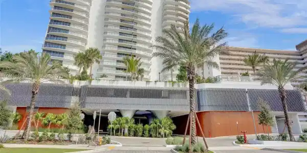 1116 N Ocean Blvd