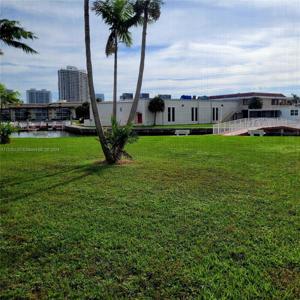 2859 Leonard Dr