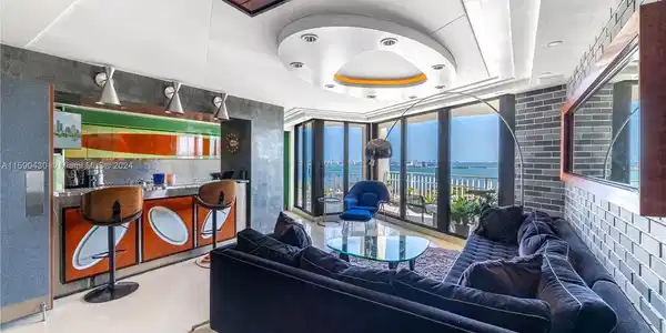 1000 Quayside Ter