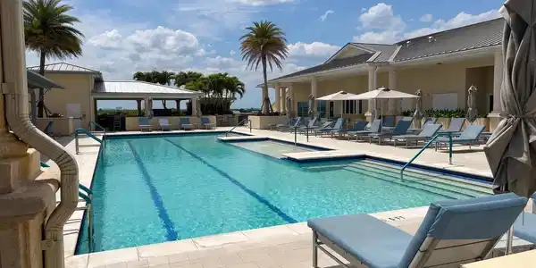 Image 4: Pool