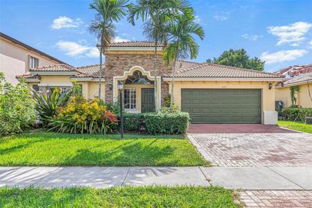 3520 NE 11th Dr