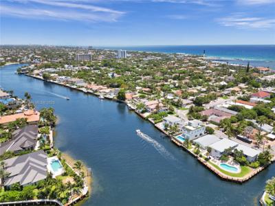 1705 N Riverside Dr