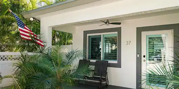 37 Bonefish Ave