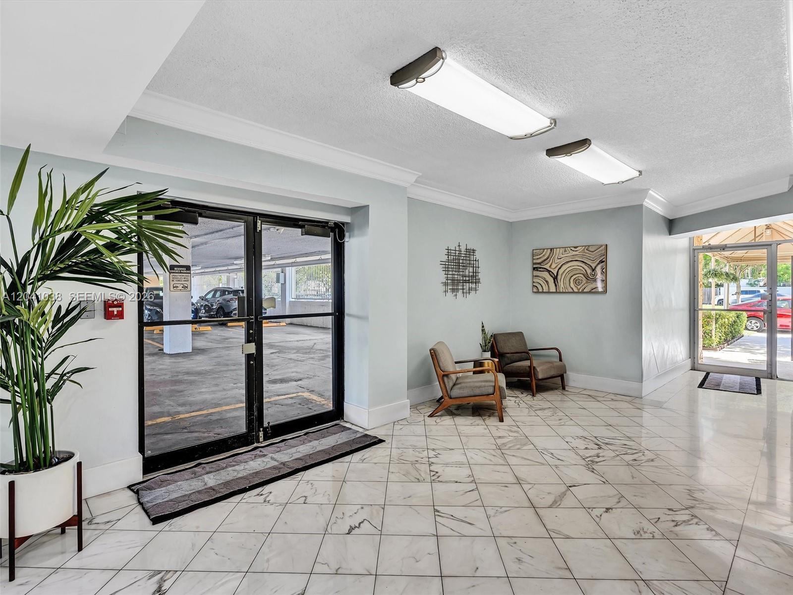 Image 3: KEYSTONE TOWERS CONDO For Sale 2020 NE 135th St # 601NORTH MIAMI, FL 33181