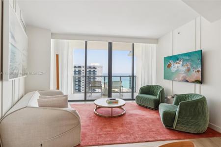2201 Collins Ave