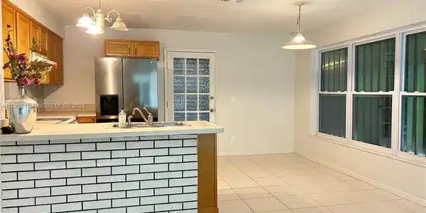 1162 NW 15th Ter