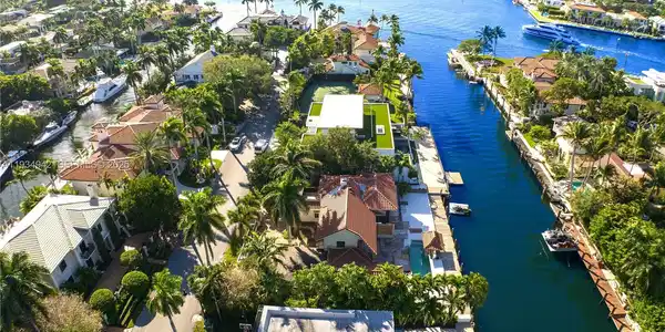 625 Coral Way
