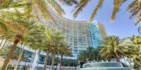 1 N Ocean Blvd