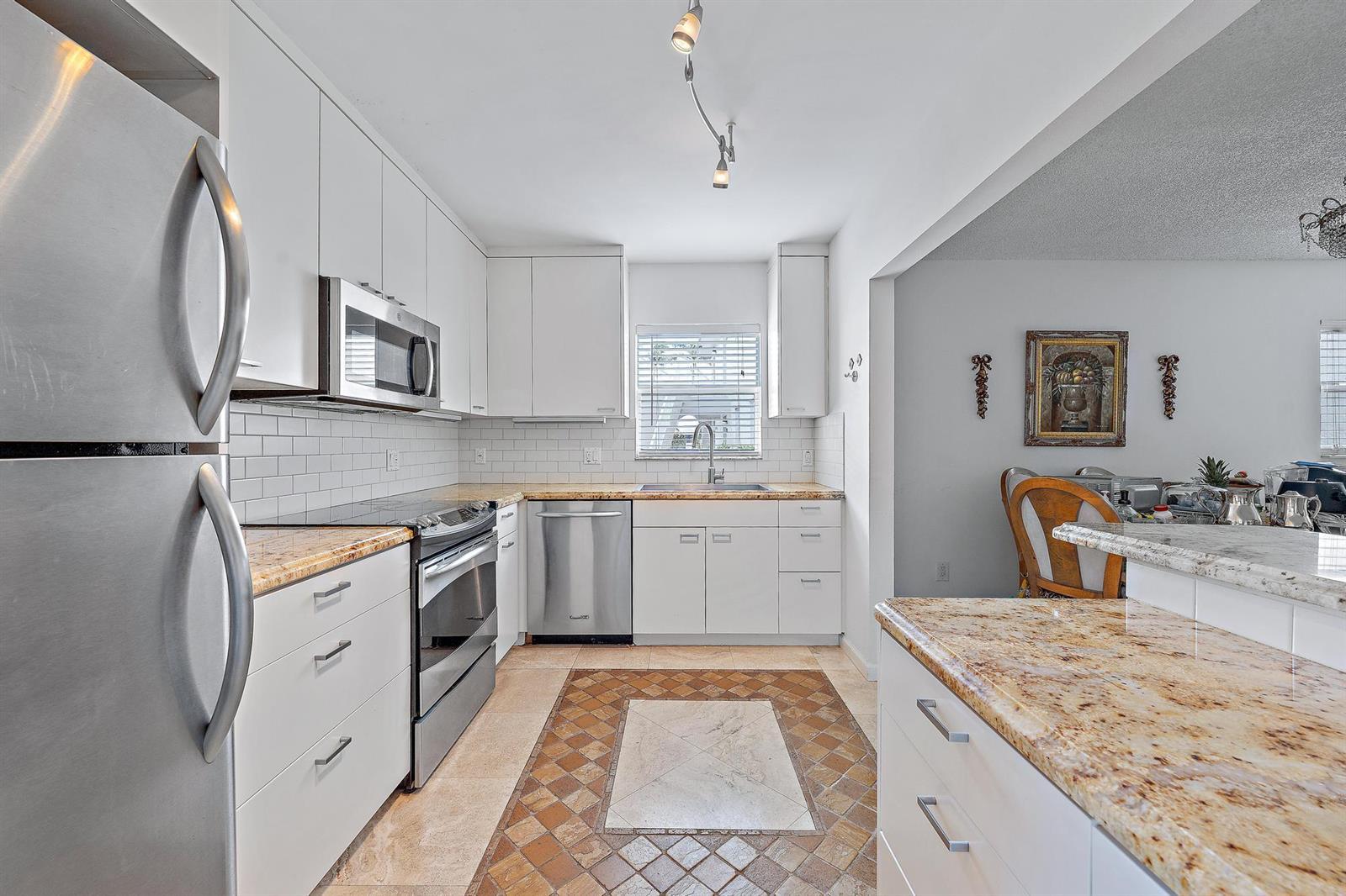 Image 3: Kitchen 1
