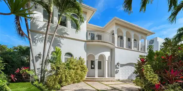 7701 Miami View Dr