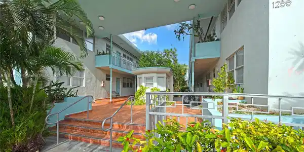 1255 Marseille Dr