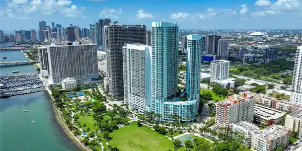 1900 N Bayshore Dr