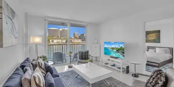 9721 E Bay Harbor Dr