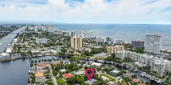 3260 Lakeview Dr
