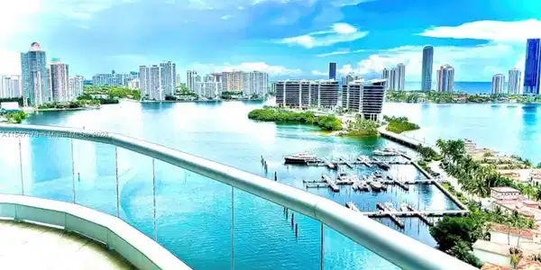 6000 Island Blvd