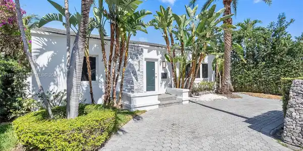 8934 Harding Ave