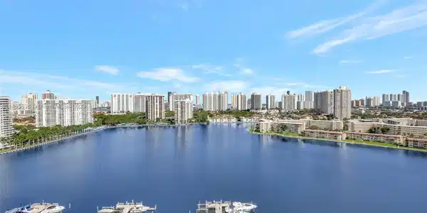 18041 Biscayne Blvd