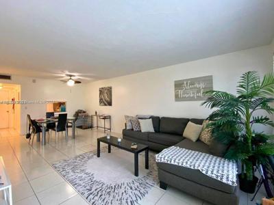 851 NE 14th Ave