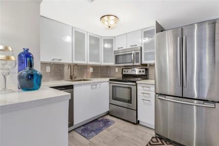 2600 Collins Ave
