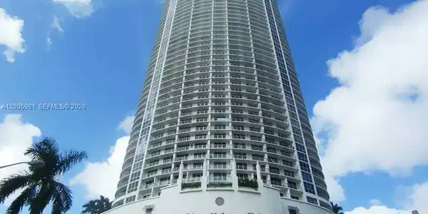 1750 N BAYSHORE DR