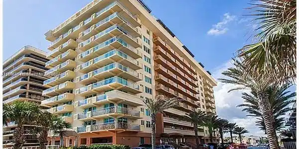 9499 Collins Ave