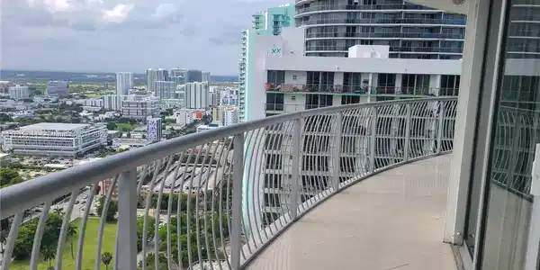 1750 N Bayshore Dr