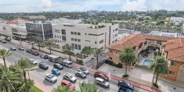 9595 Collins Ave