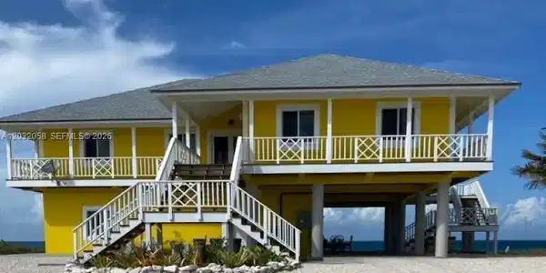 HARBOUR harbor cay Bahamas Berry island