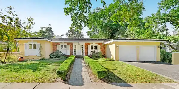 414 Barbarossa Ave.