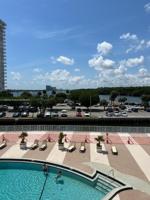 400 Kings Point Dr