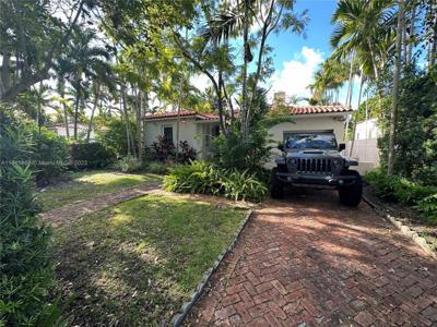 708 NE 75th St