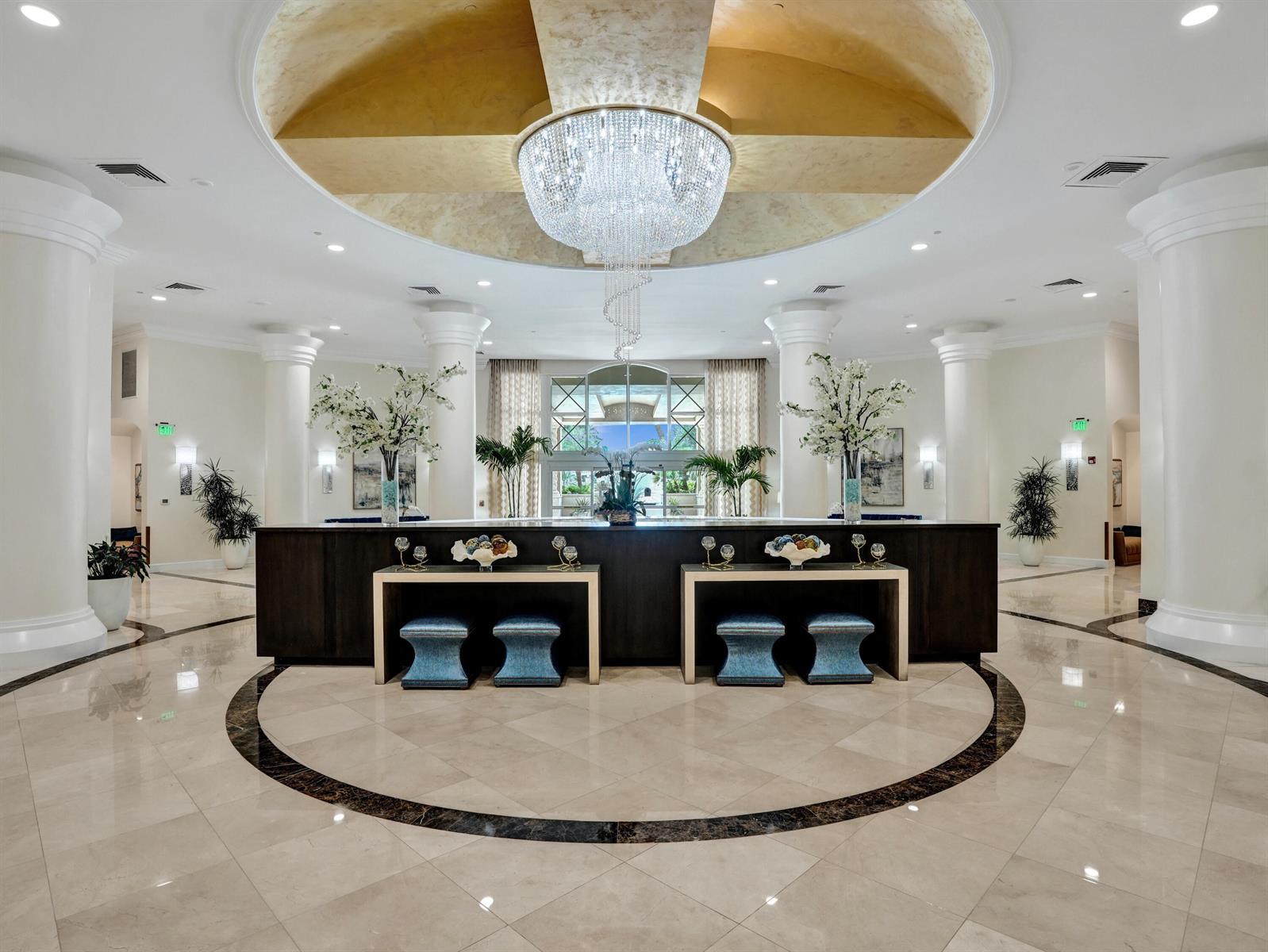 Image 4: LOBBY
