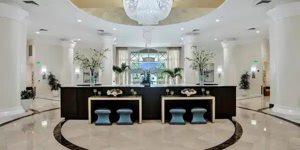 Image 4: LOBBY