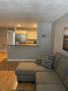 2715 NE 49th St