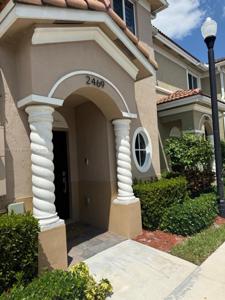 2469 SE 10th St