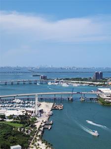 325 S Biscayne Blvd