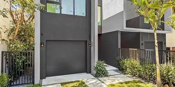 3086 Indiana St
