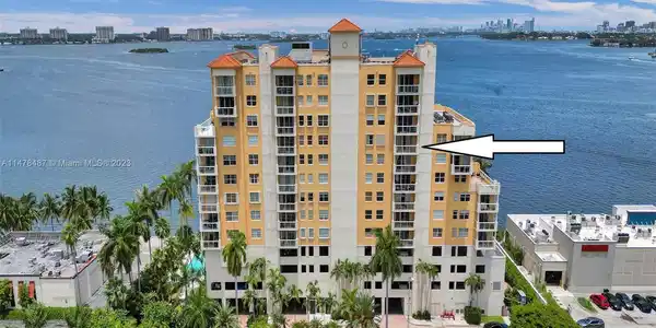 1625 Kennedy Cswy